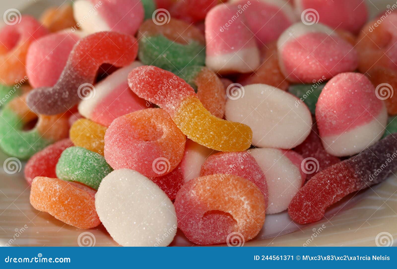 diferentes tipos de doces que dÃÂ£o uma bela cor ÃÂ  imagem.